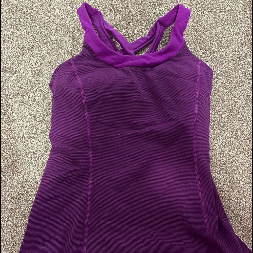 Lululemon exercise tank